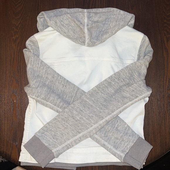 AE jean jacket - Picture 3 of 3